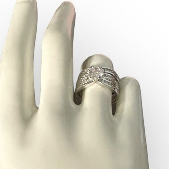 925 Cubic Zirconia Engagement Wedding Ring 2 Piece Set Size 6 NEW in Box - Picture 6 of 6